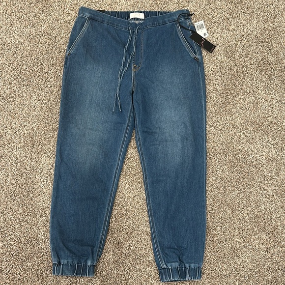 7 for All Mankind Jen 7 Denim High Waist Jogger Jeans - Picture 2 of 6